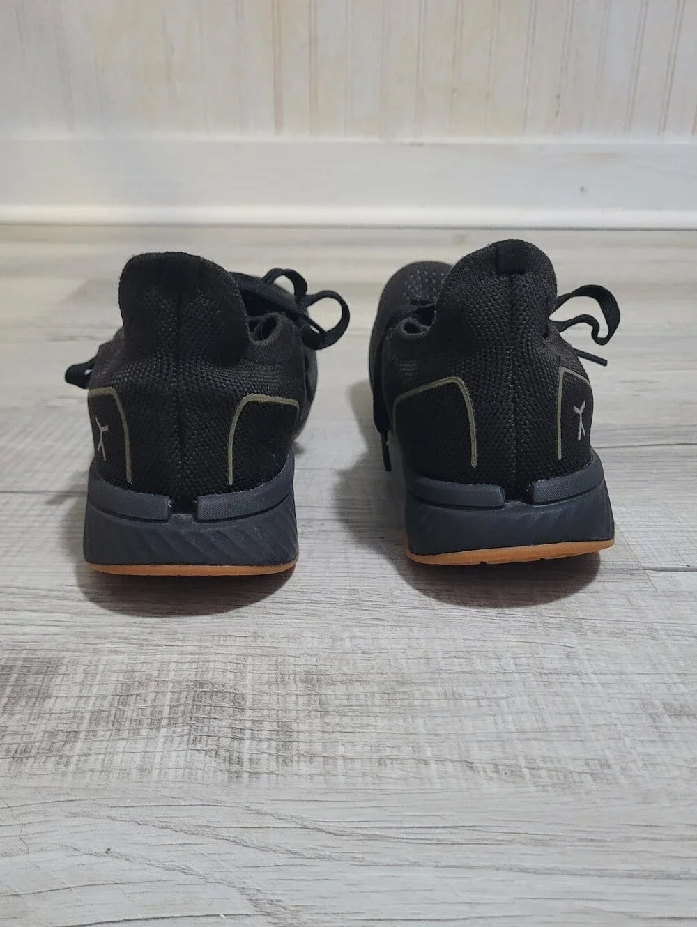 ​Flux Footwear Adapt Runner Black Gum Sneakers Size M 6.5 W 8